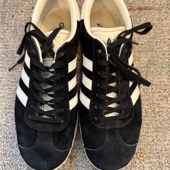 Adidas Black and White Gazelles - Picture 2 of 5